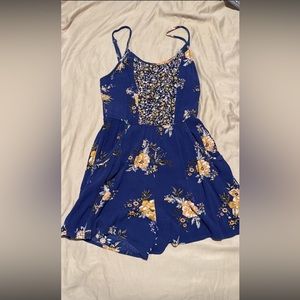 Romper with pockets! Super cute and flattering when on.